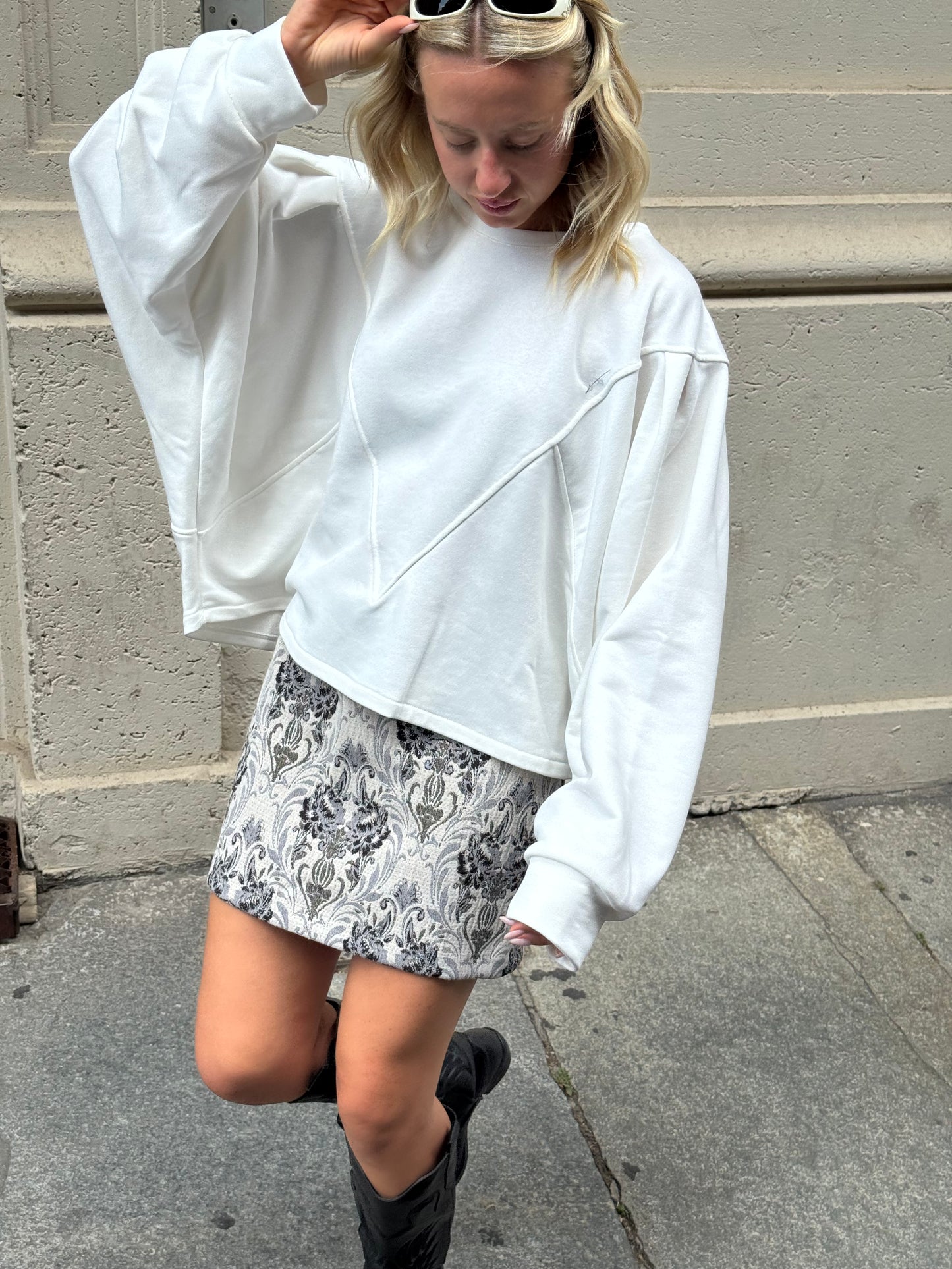 Felpa Over White