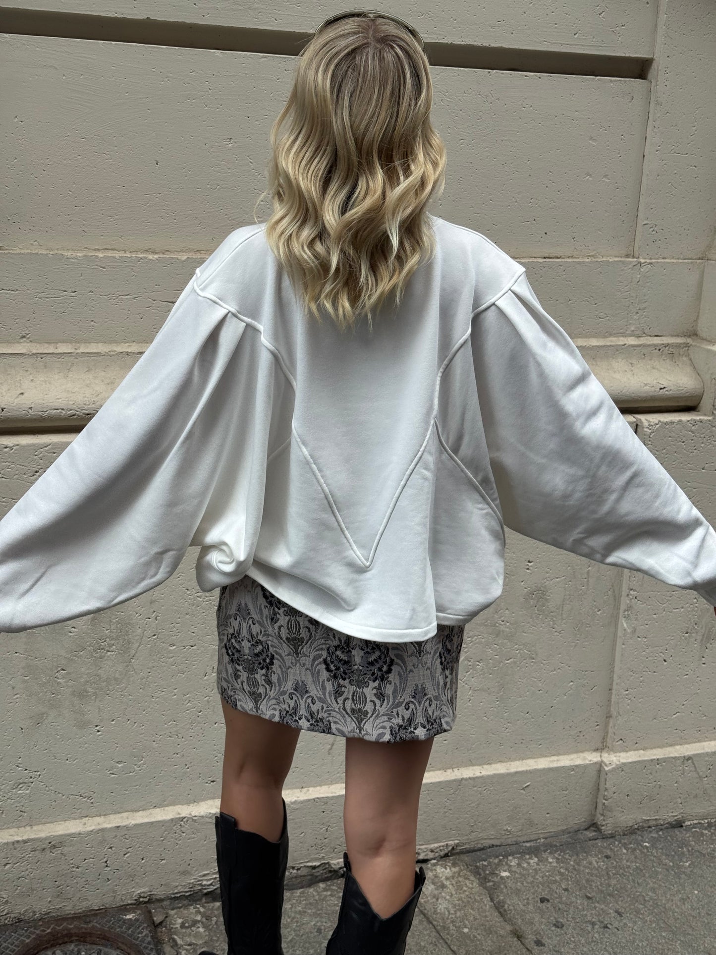 Felpa Over White